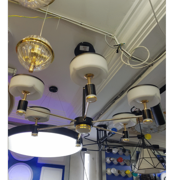 Plafonnier dans le salon atmosphérique Restaurant et maison de thé Chambre à coucher Lampes anciennes intégrées