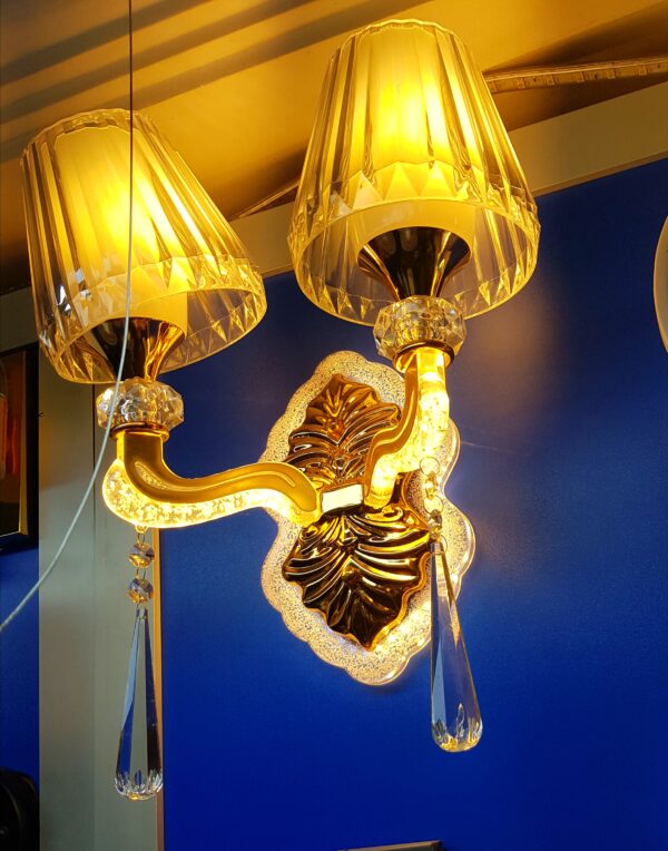 Lampes murales d'intérieur en cristal pour chambre à coucher européenne moderne de luxe avec lampe murale suspendue en cristal K9 pour éclairage de chambre à coucher
